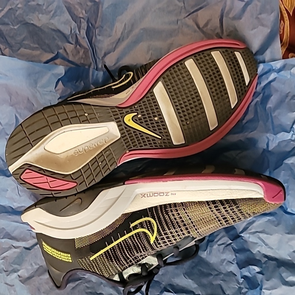 NIKE - Picture 5 of 6